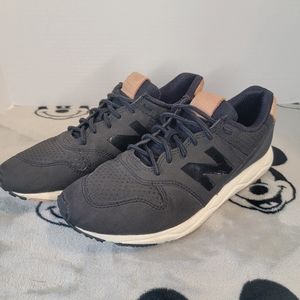 New Balance Women's Size 8